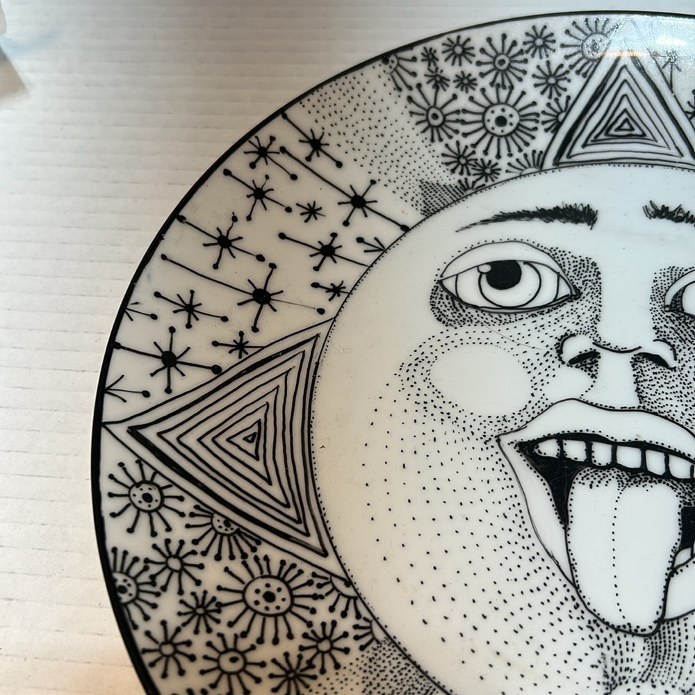 Artists whimsical pointillism hand drawn plate - Picture 4 of 4